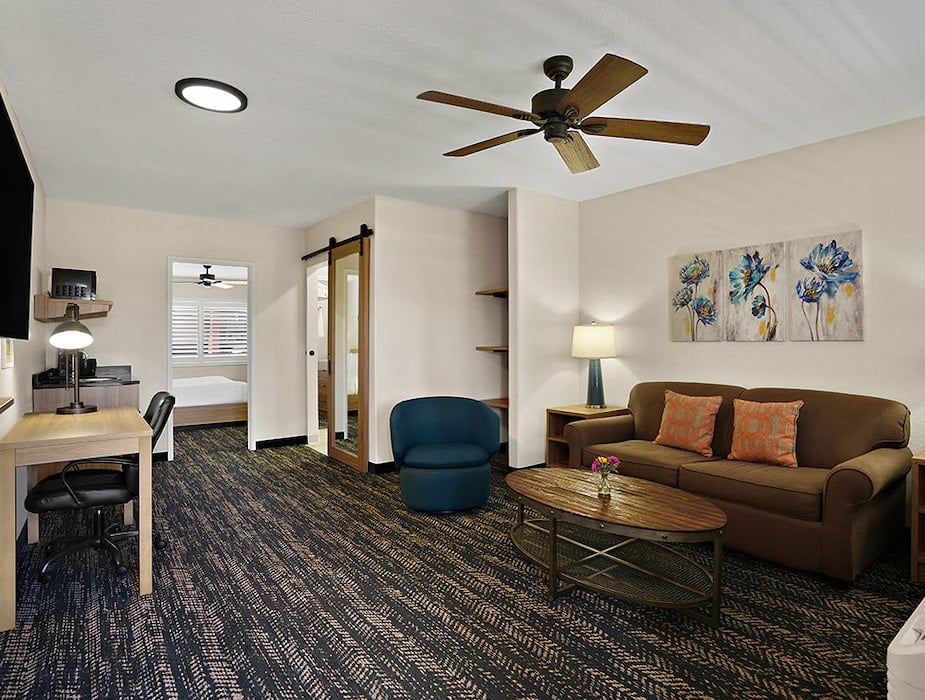 Find Your Home Away From Home at La Fuente Inn & Suites Hotel, Yuma, Arizona